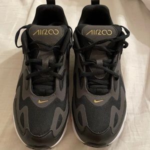 Air Max 200 metallic Gold 5.5Y women’s 7